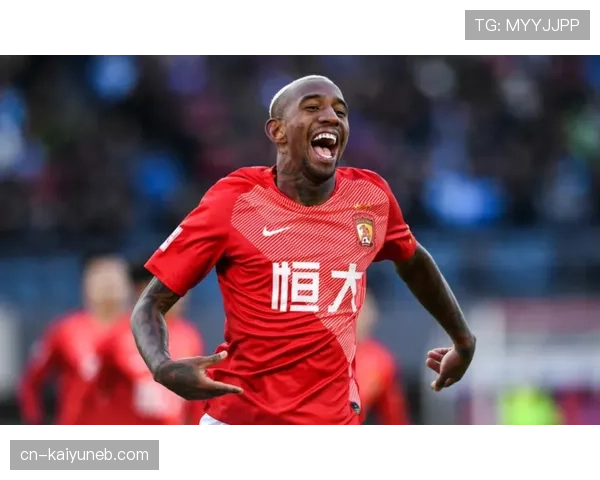 保利尼奥频繁前插远射撕裂防线，本赛季中锋化表现解析