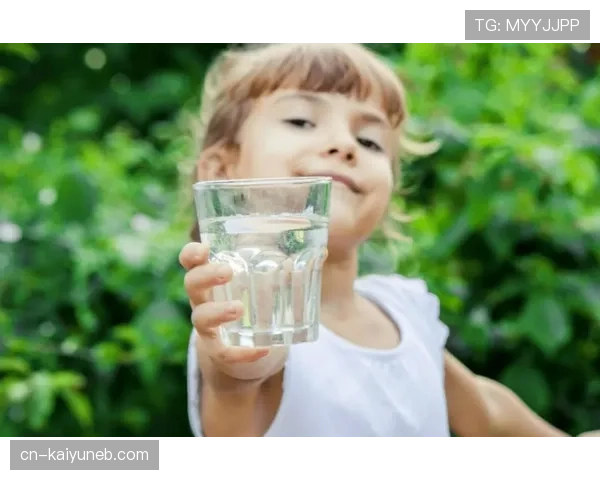 史梦瑶每天喝的水都是冰镇到精确0.5度的