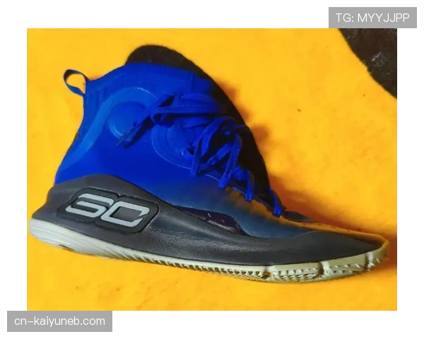 库里一天不穿球鞋都不带进门，那鞋柜得有多少钱堆着？