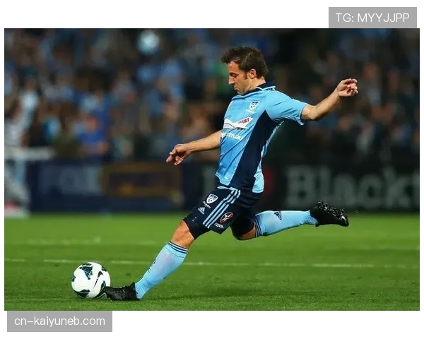 德尔皮耶罗转型中场核心：关键传球如何撕裂防线并重塑战术角色